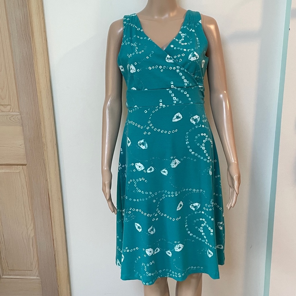 Eddie Bauer sleeveless v-neck stretch teal dress